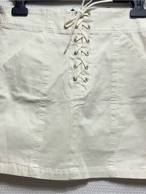 A.L.C Cream Lace-Up Mini Skirt and pockets zipper